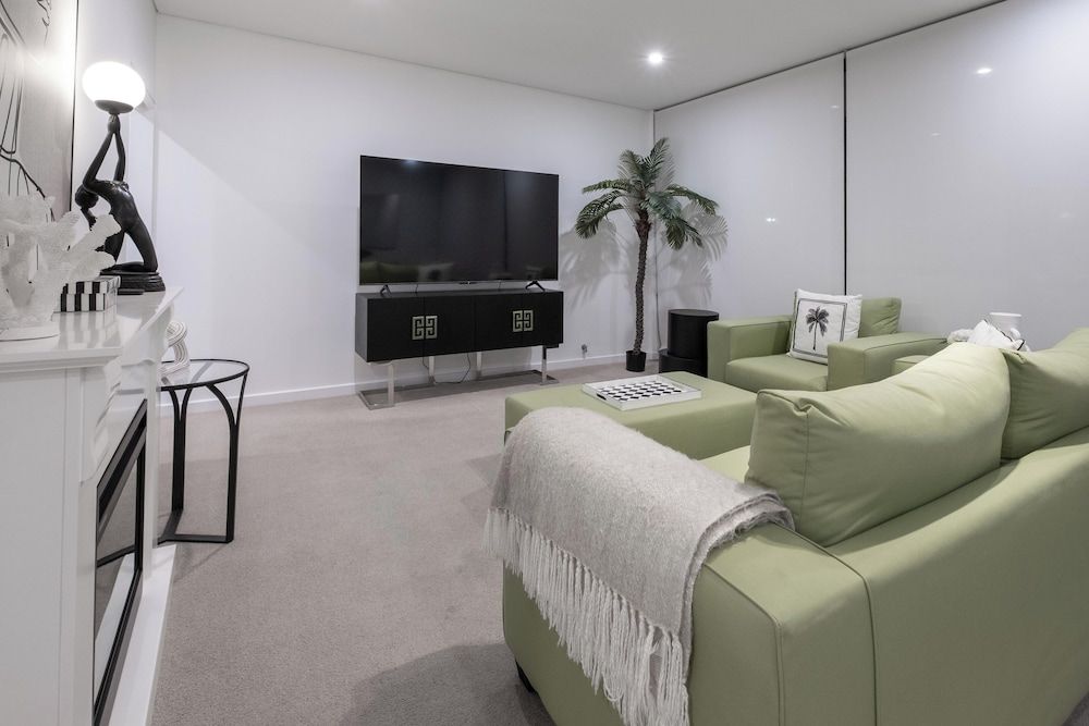 Apartments by the International Apartment, 4 Bedrooms 12