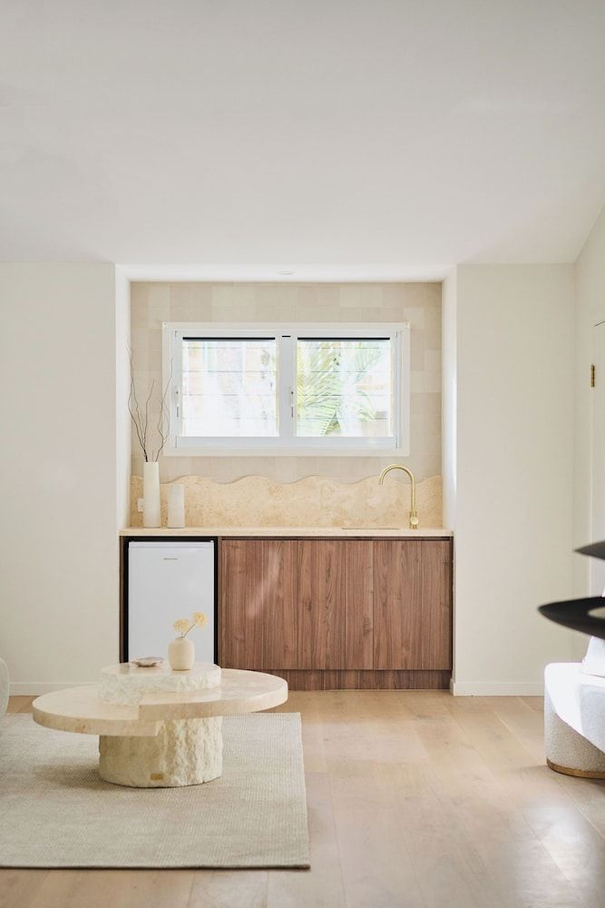 Karma Suites Standard Suite 8