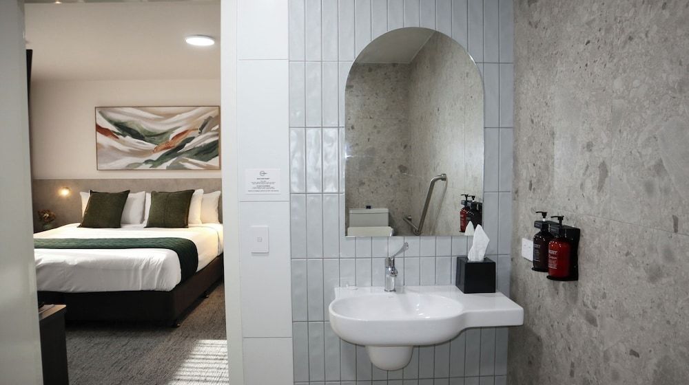 40 on Marshall Street Deluxe Room, 1 King Bed, Non Smoking 5