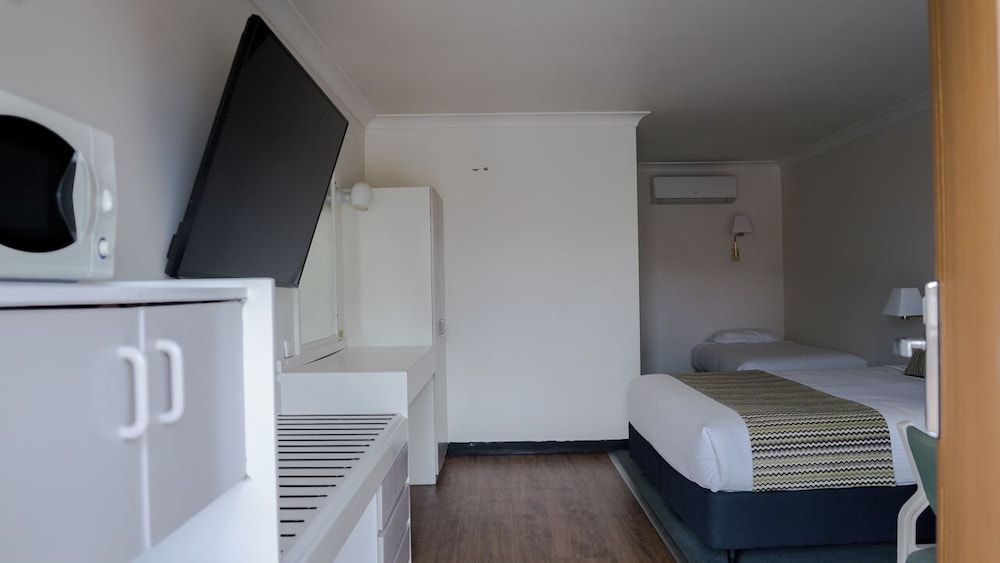 The Palms Dubbo King Deluxe 3