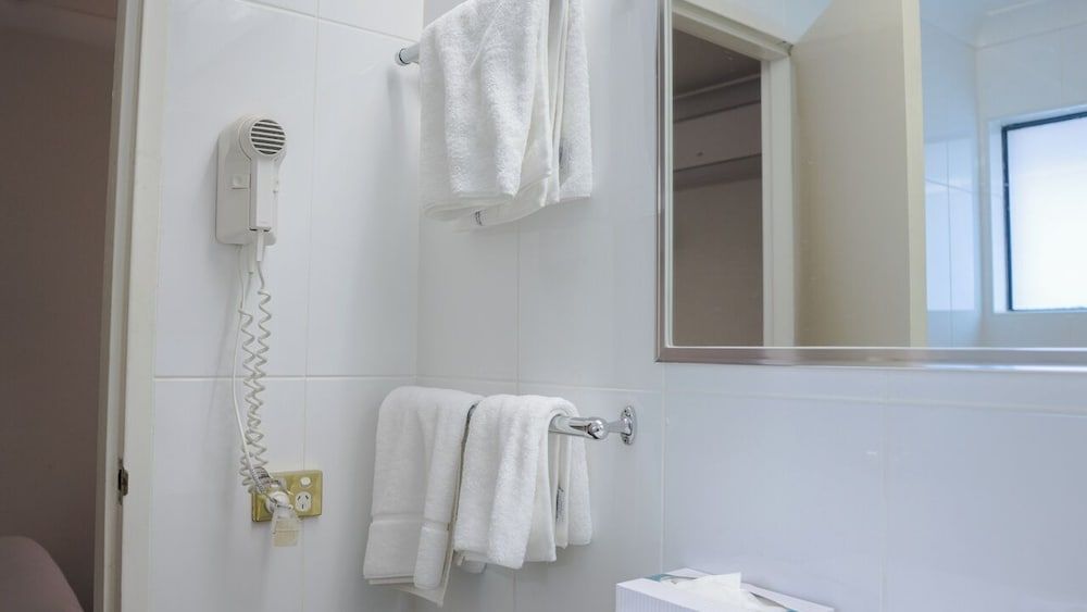 The Palms Dubbo King Deluxe 8