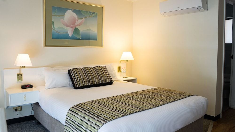 The Palms Dubbo Queen Deluxe