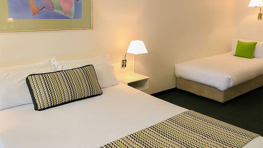 The Palms Dubbo Deluxe Twin Room,