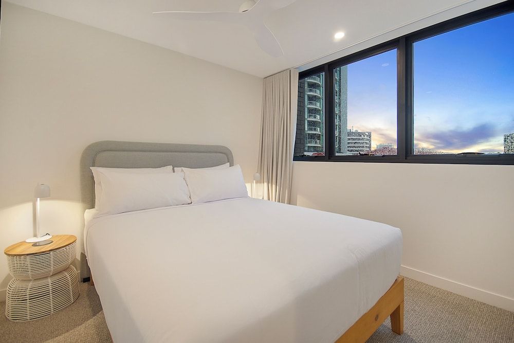 Deluxe Apartment, 2 Bedrooms, Partial Ocean View