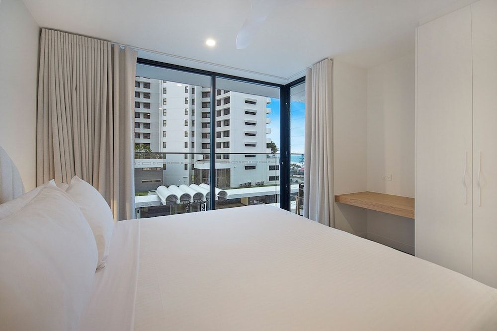 Deluxe Apartment, 2 Bedrooms, Partial Ocean View