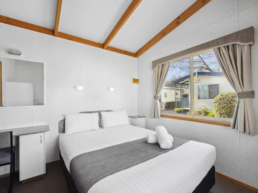 Standard Balcony 2 Bedroom Cabin