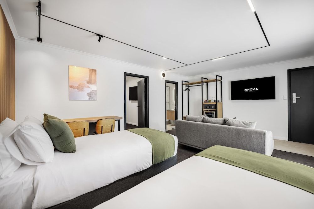 Innova Motel Warrnambool Queen Family Suite 2