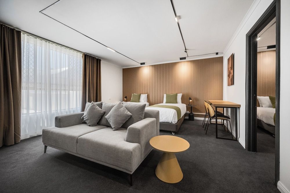 Innova Motel Warrnambool Queen Family Suite 4