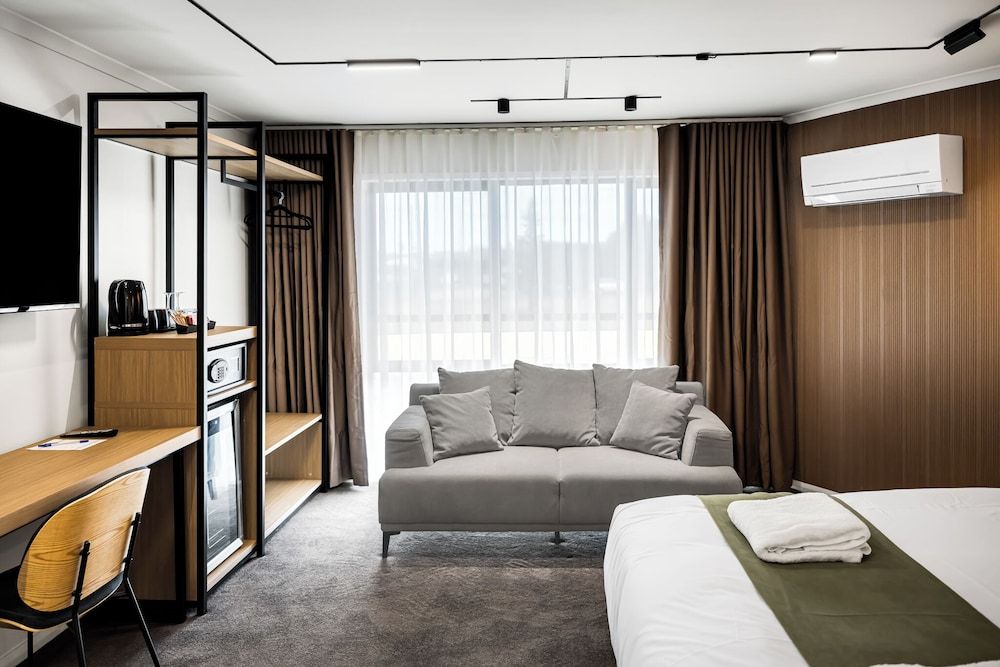 Innova Motel Warrnambool Premium King and Single 2
