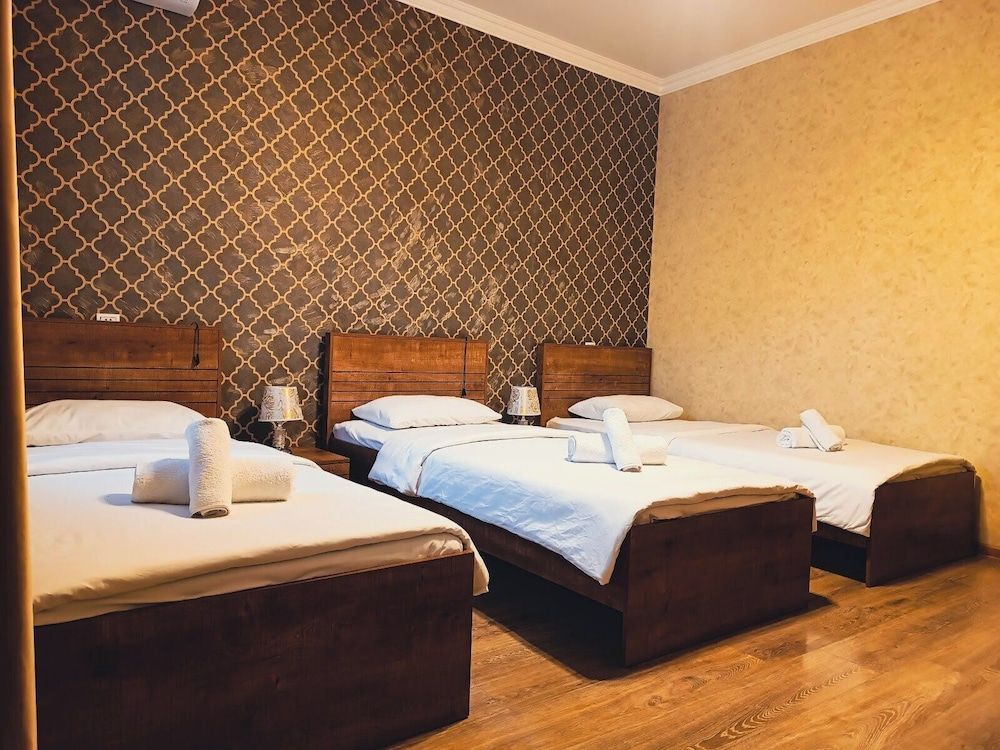 Tulpan Hotel Triple Room, Garden View 3