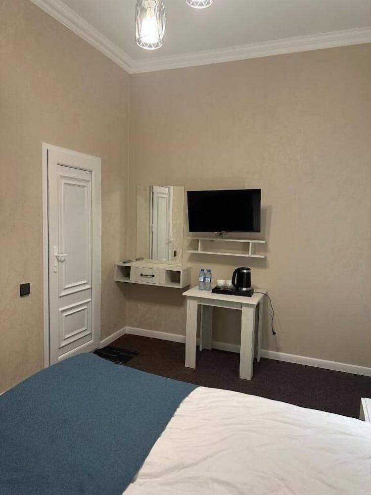 Central Boutique Hotel Baku Deluxe Double Room, City View 7