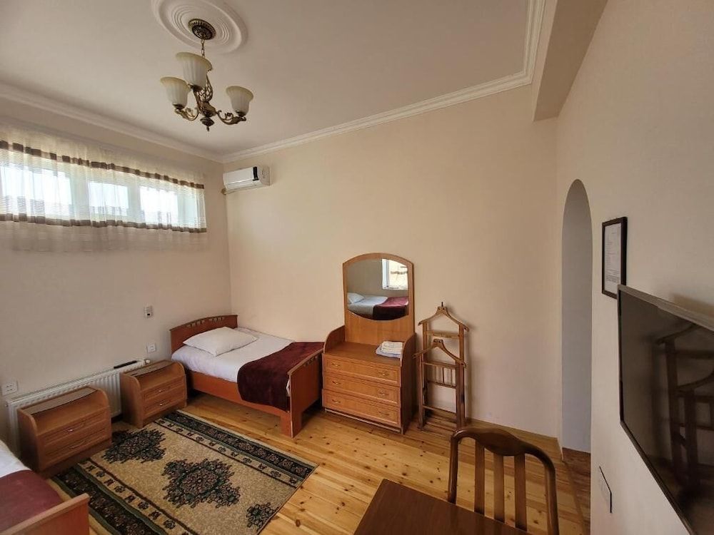 STOP HOTEL Economy Double Room, Garden View 5