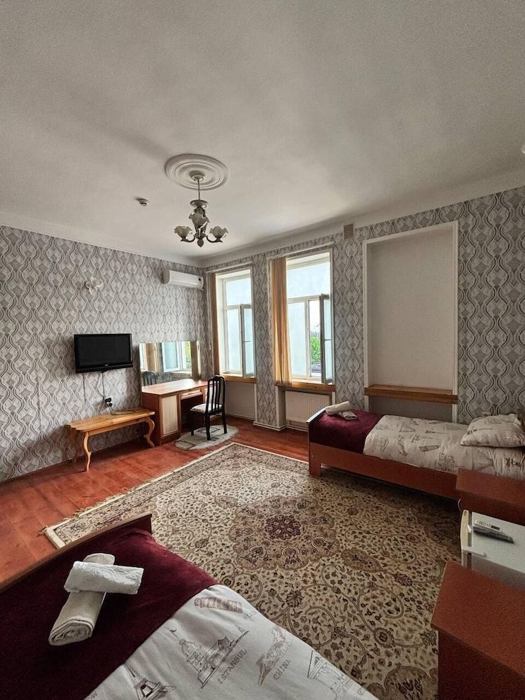 STOP HOTEL Economy Double Room, Garden View 2