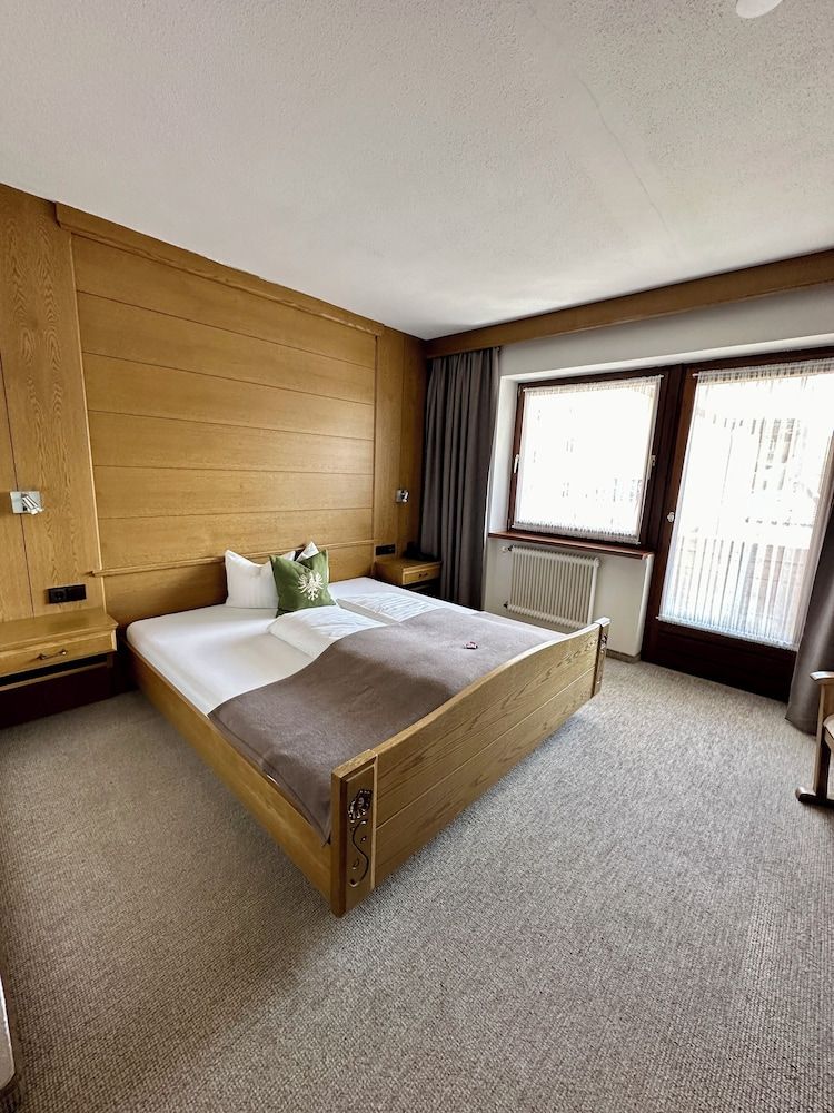 Superior Double Room, Balcony, Mountain View