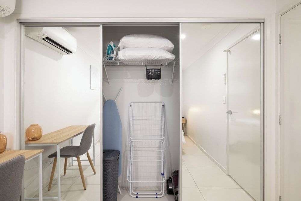 Smart Suites Self Check-in Apartments - 39A Freney Standard Apartment, 1 Queen Bed, Non smoking, Kitchen 4