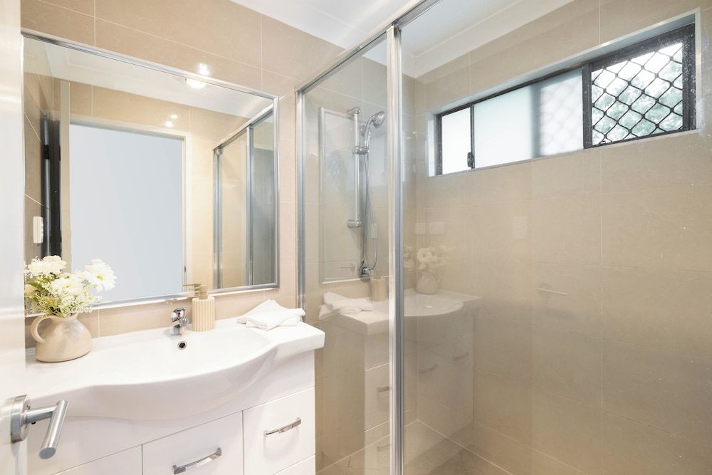 Smart Suites Self Check-in Apartments - 73 Bale Deluxe Apartment, 1 Queen Bed, Non Smoking, Kitchen 4