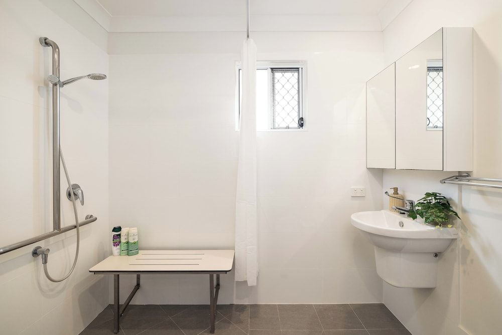 Smart Suites Self Check-in Apartments - 14A Freney Superior Apartment, 1 Queen Bed, Non Smoking, Kitchen 3