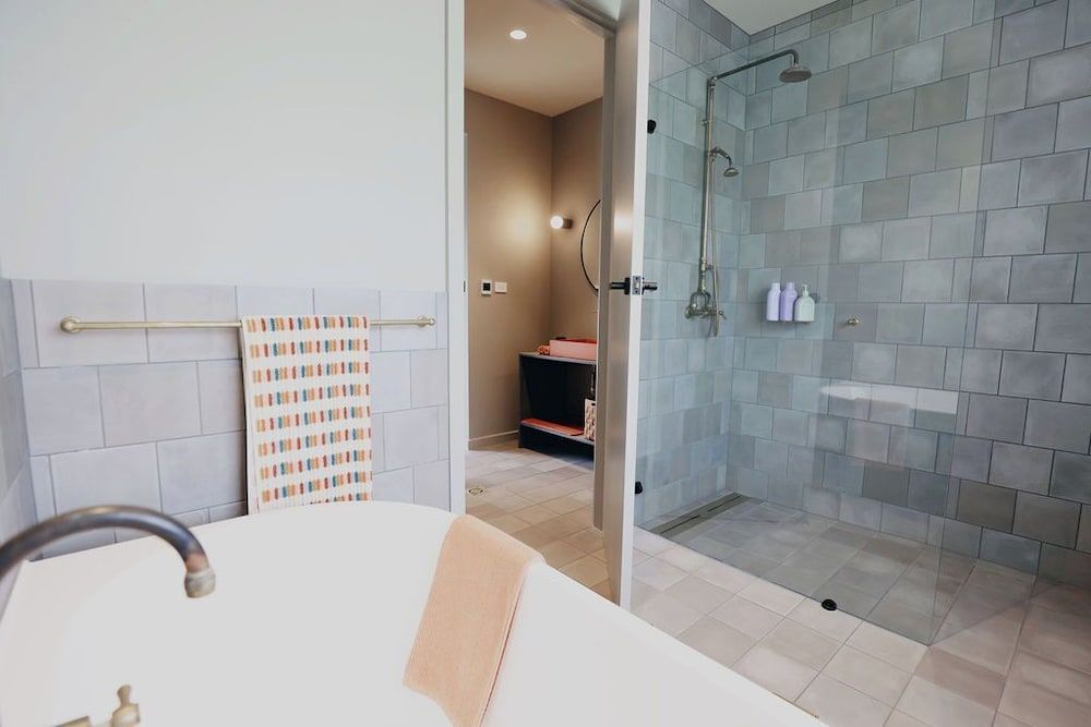 Stony Rise Lodge Deluxe Suite, Park View 2