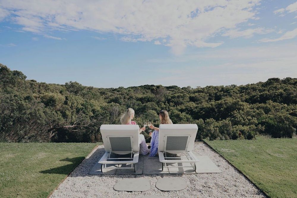 Stony Rise Lodge Executive Suite, Park View