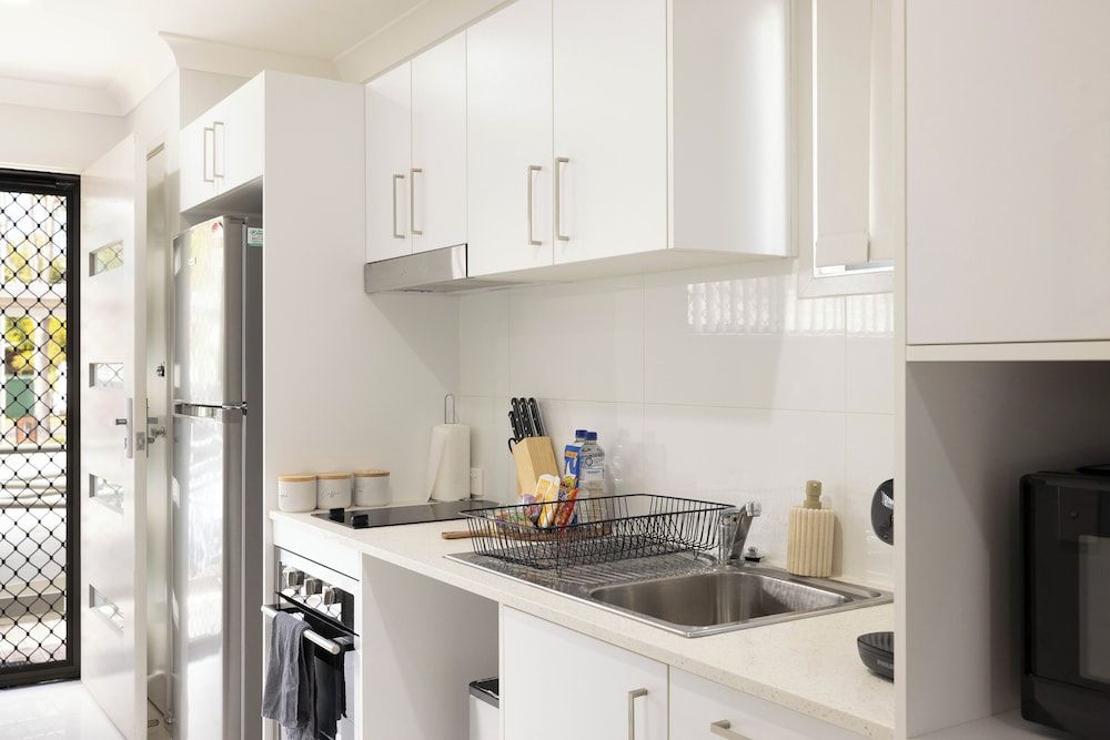 Smart Suites Self Check-in Apartments - 16 Freney Superior Apartment, 1 Queen Bed, Non Smoking, Kitchen 3