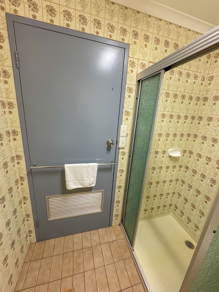 Pastoral Hotel Motel Echuca CBD Deluxe Double Room, Garden View 3