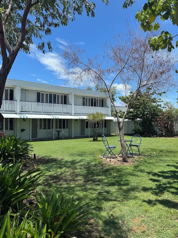 QCWA Kissing Point Units Family Townhome, Courtyard View 3