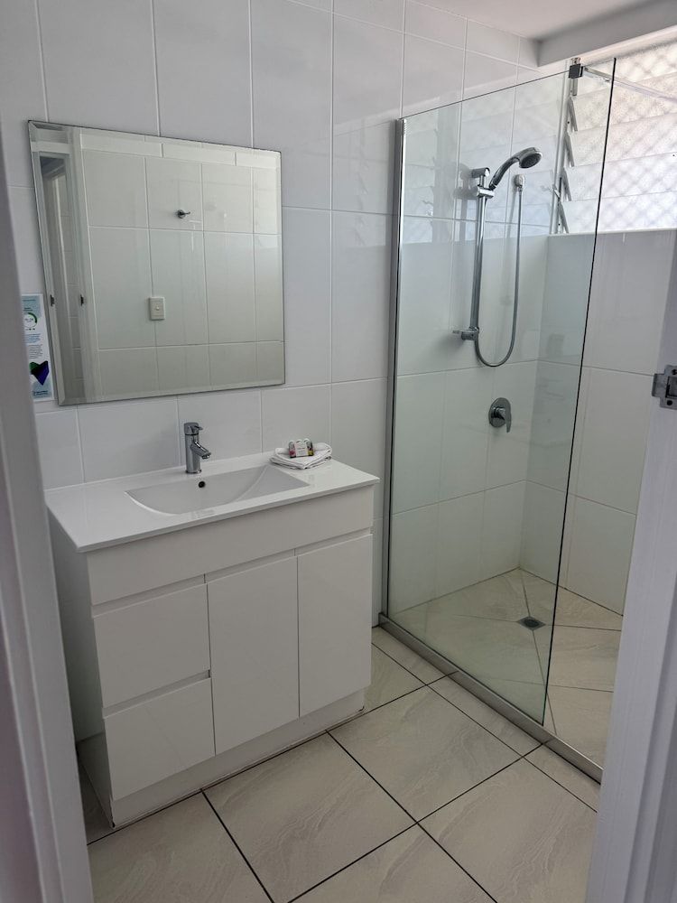 QCWA Kissing Point Units Family Townhome, Courtyard View 5