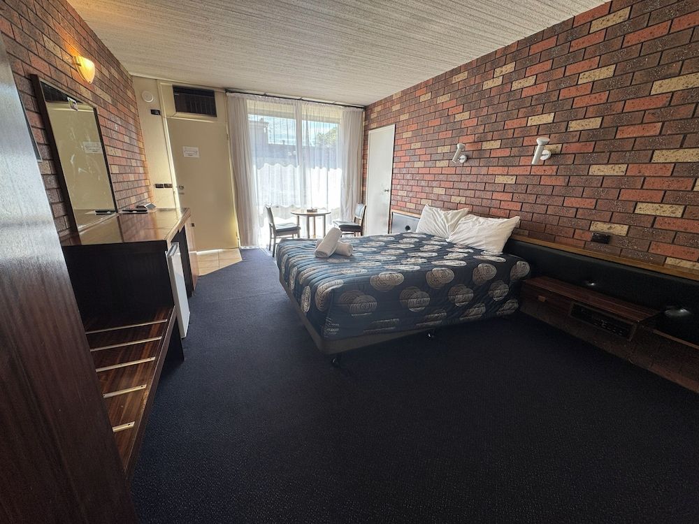 Latrobe Motel Morwell Standard Queen 2