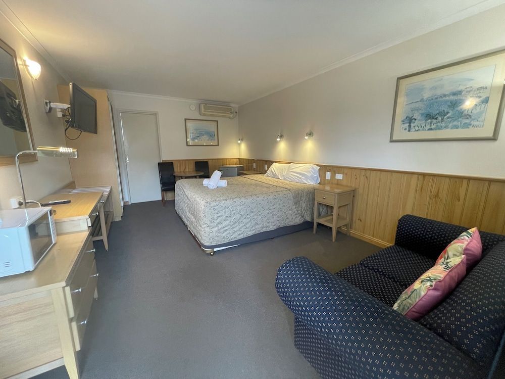 Latrobe Motel Morwell Deluxe King 3