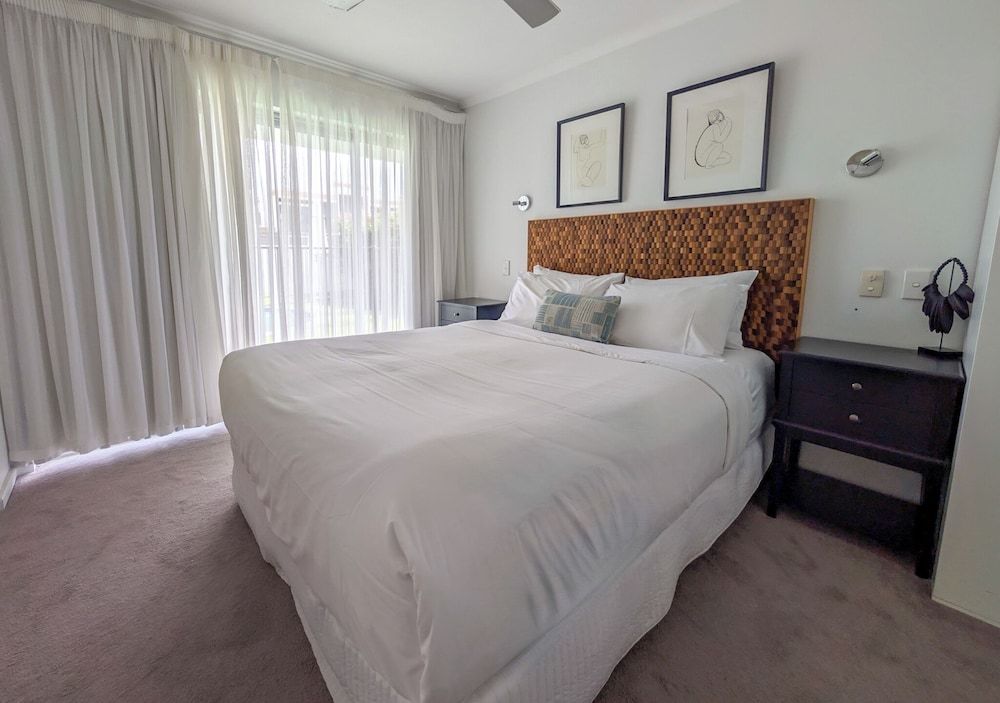 Superior Apartment, 1 Queen Bed, Terrace, Pool View