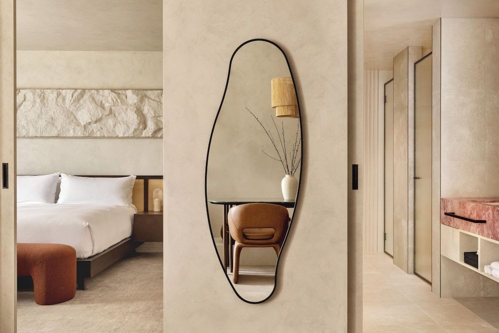 Mondrian Gold Coast Suite (1 Bed. Burleigh Headland View) 4