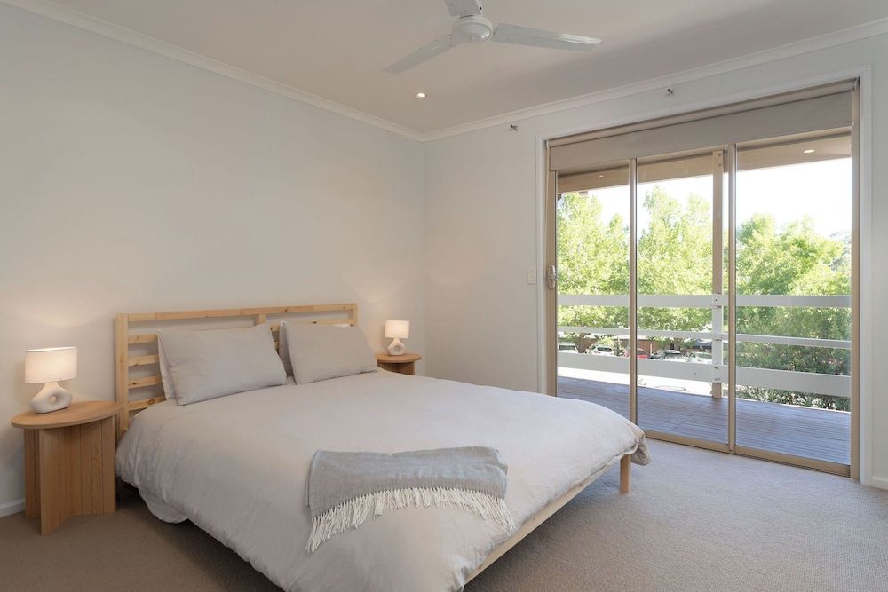 Mount Lofty Golf Course Family House