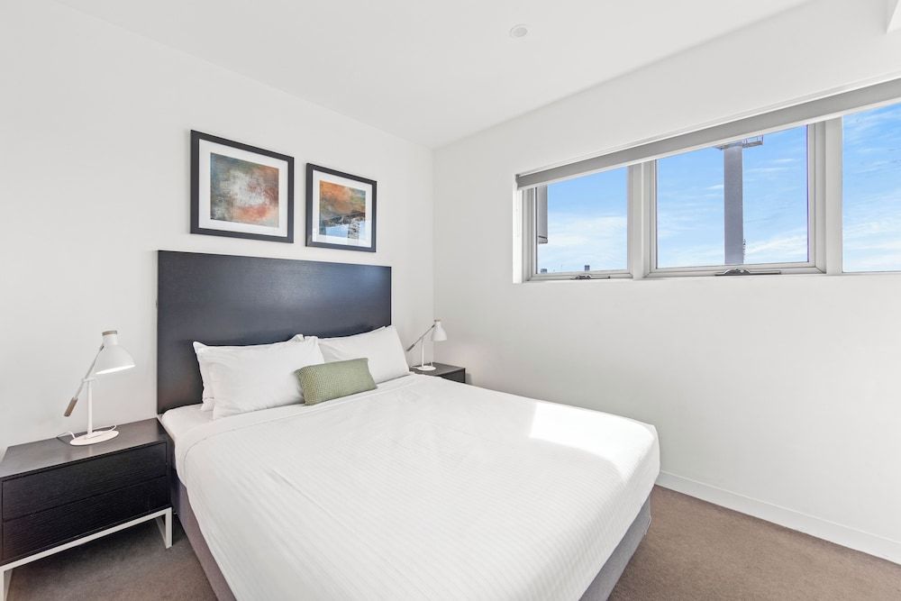 Trafalgar Lane Apartments by CLLIX Three Bedroom Two Bathroom Compact Apartment