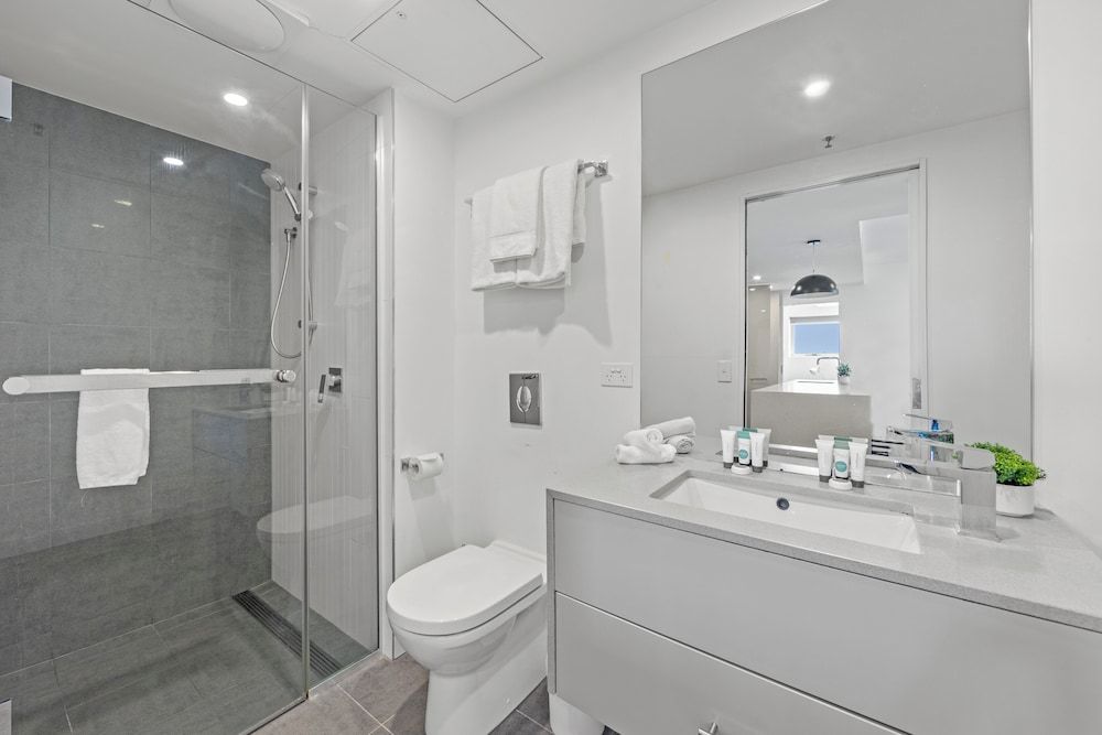 Trafalgar Lane Apartments by CLLIX Three Bedroom Two Bathroom Compact Apartment 5