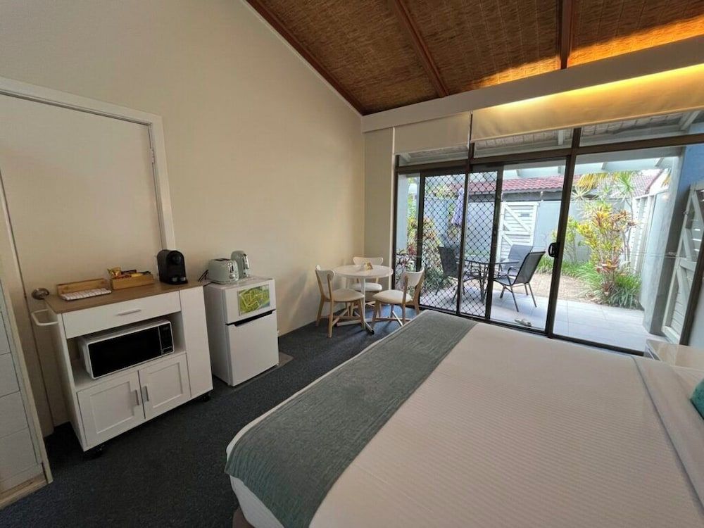 Nautilus Beach Resort by Charlesworth Studio 3