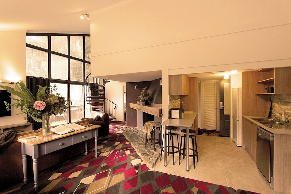 Bernti's Mountain Inn Luxury Suite 6