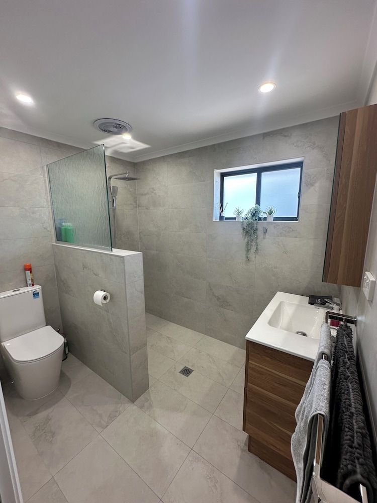 Central Cullen Apartments Family Apartment 8