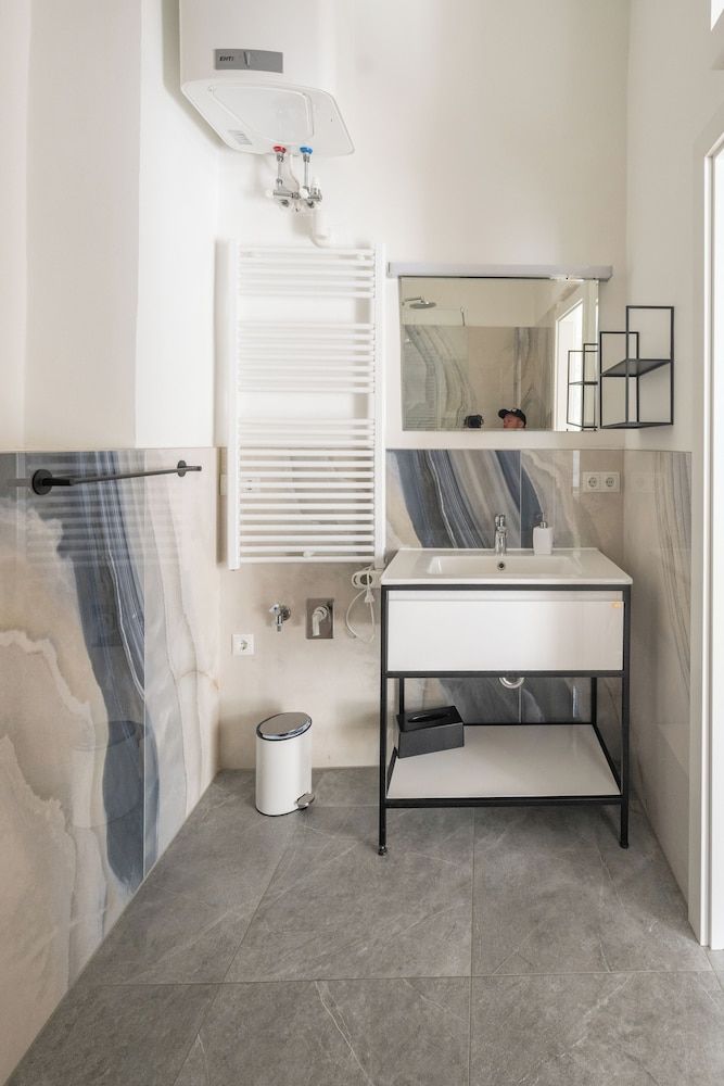 Roksoxhome Designer Boutique Apartment Comfort Apartment, Courtyard View 4