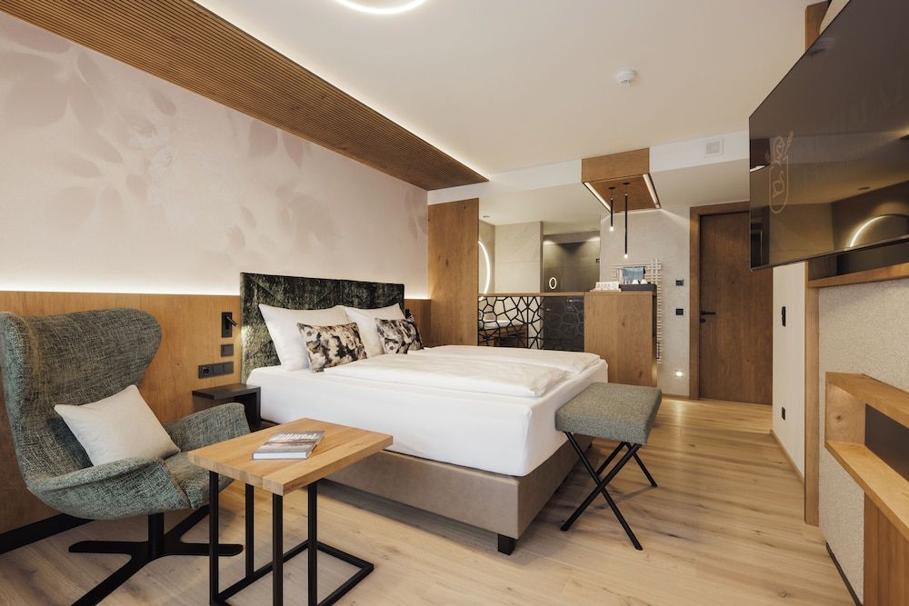 Superior Double Room, Balcony, Mountain View