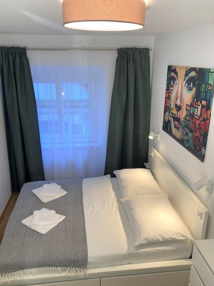 Carillon by BestChoice - Parking Option Deluxe Apartment, City View