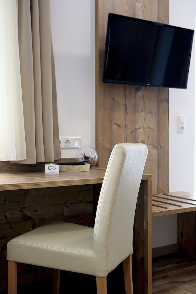 Hotel City Rooms Wels Standard Twin Room, 2 Twin Beds, Ensuite, Ground Floor 5