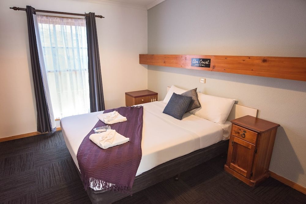 Elm Court Motel Room, 1 Queen Bed 3