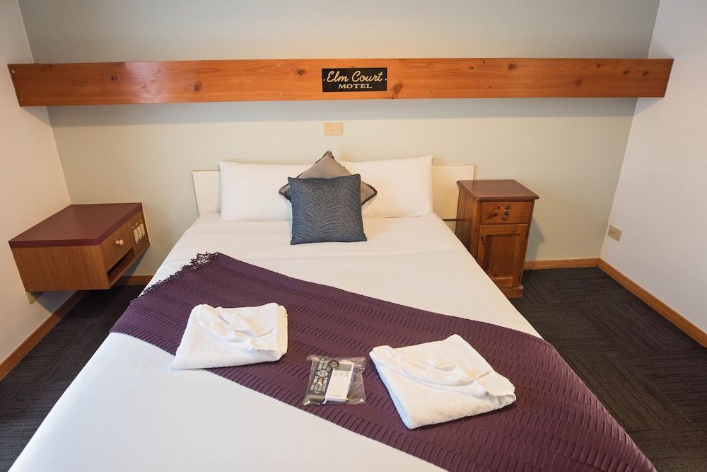 Elm Court Motel Room, 1 Queen Bed
