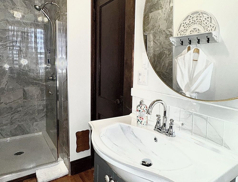 Royal Hotel Sydney #11 Classic Suite 2 Double Beds 6