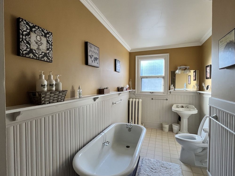 Stirling House Bed & Breakfast Family Single Room 2