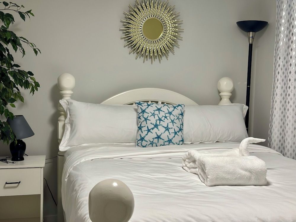 Global Family Canada Suite, 1 Bedroom, Non Smoking, Garden View 12