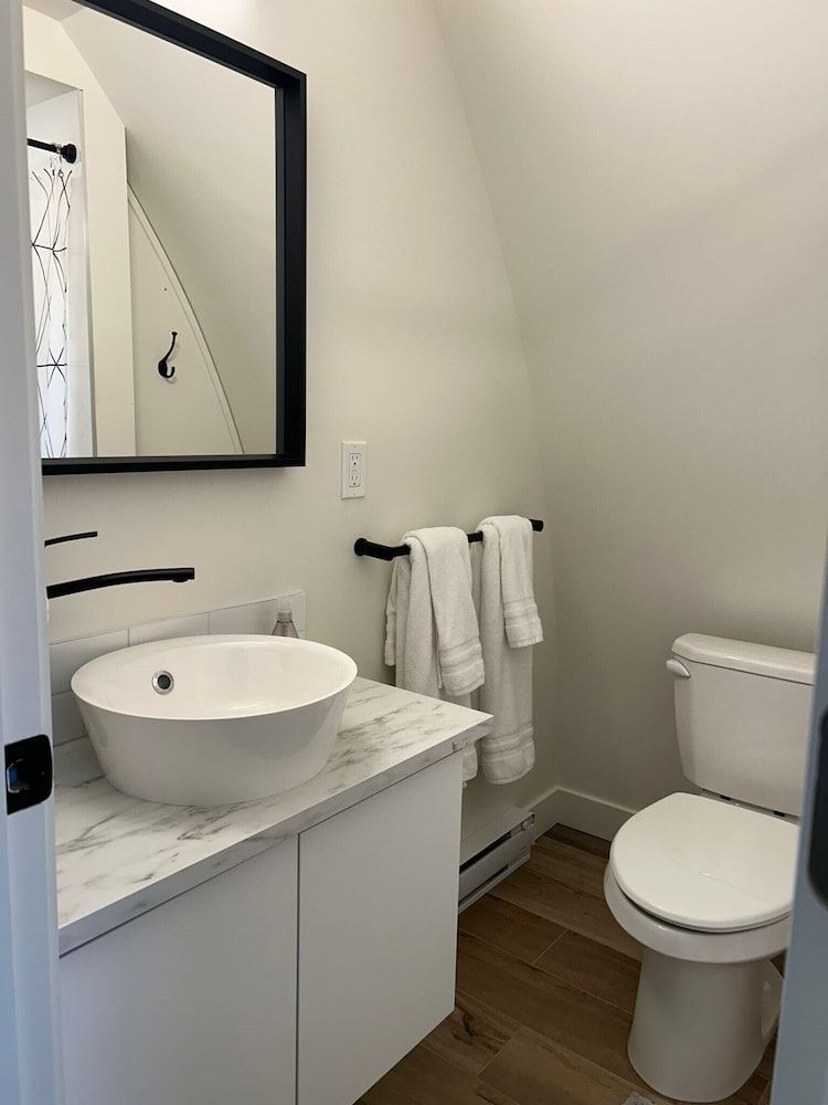FAIRWAY CABIN #2, 1 Queen Bed, Private Bathroom, Golf View