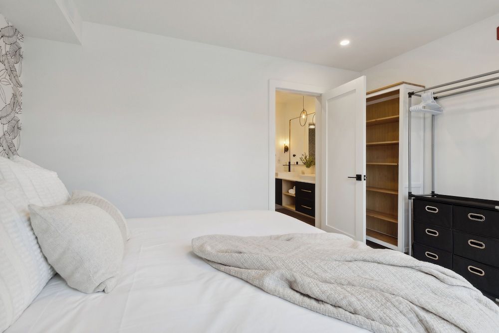 Downtown Collingwood Condos Premium Condo 4