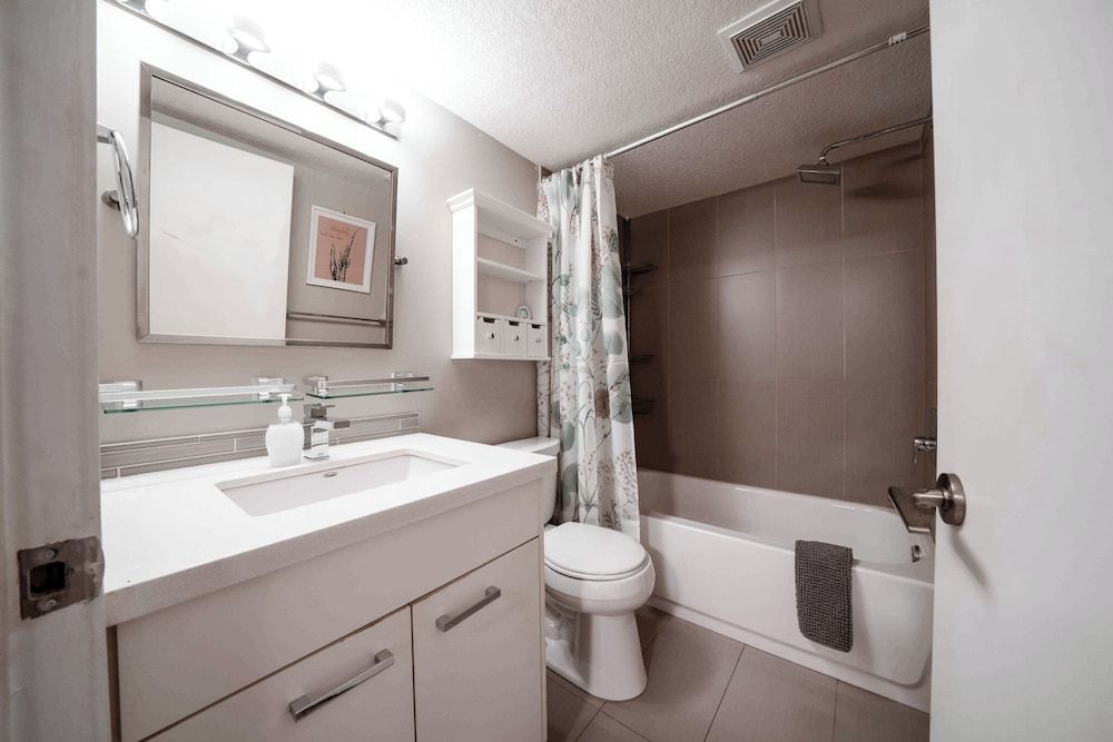 Sage on the Bow - Central Condo Comfort Condo 5