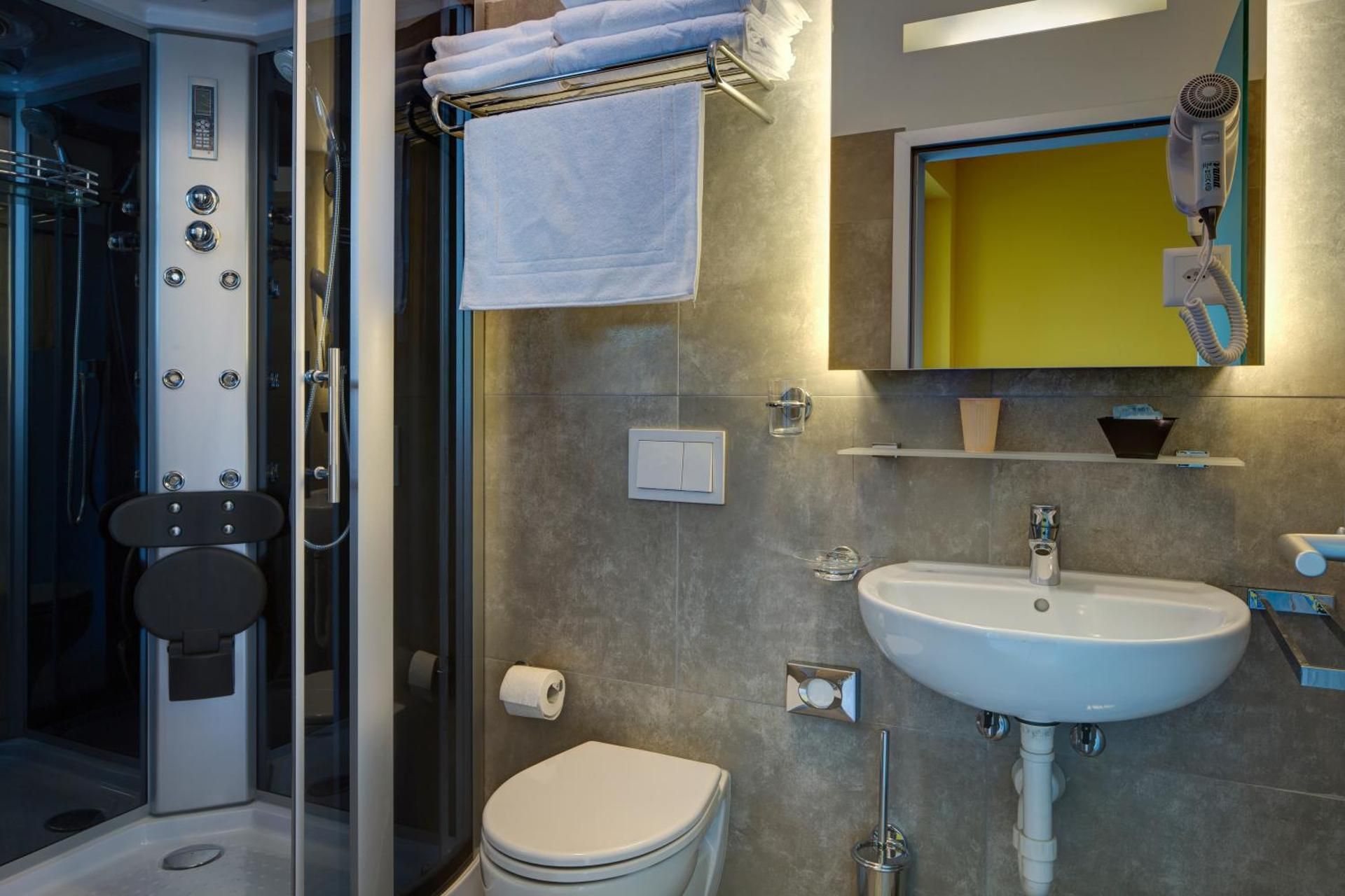 Classic Single Room with Balcony